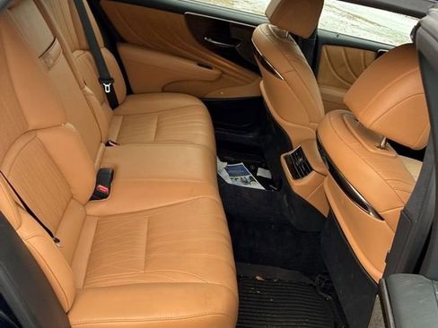 Used 2022 Lexus LS 500 AWD image 9