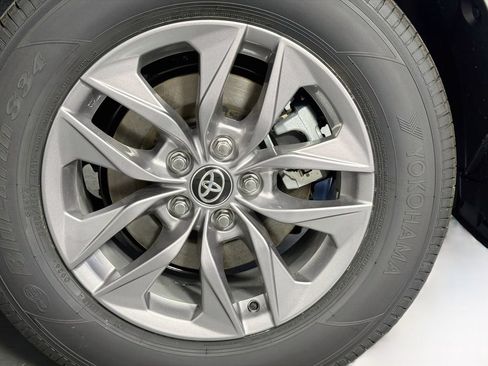 New 2026 Toyota Sienna XLE FWD image 31