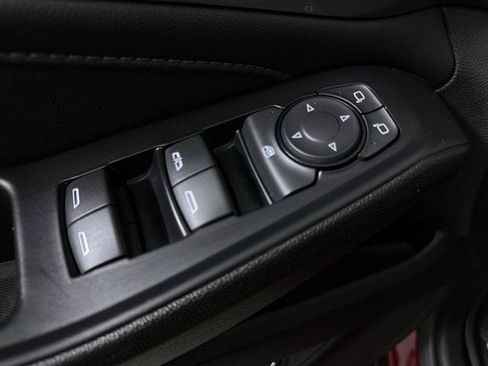 Used 2022 Chevrolet Traverse LT FWD image 24