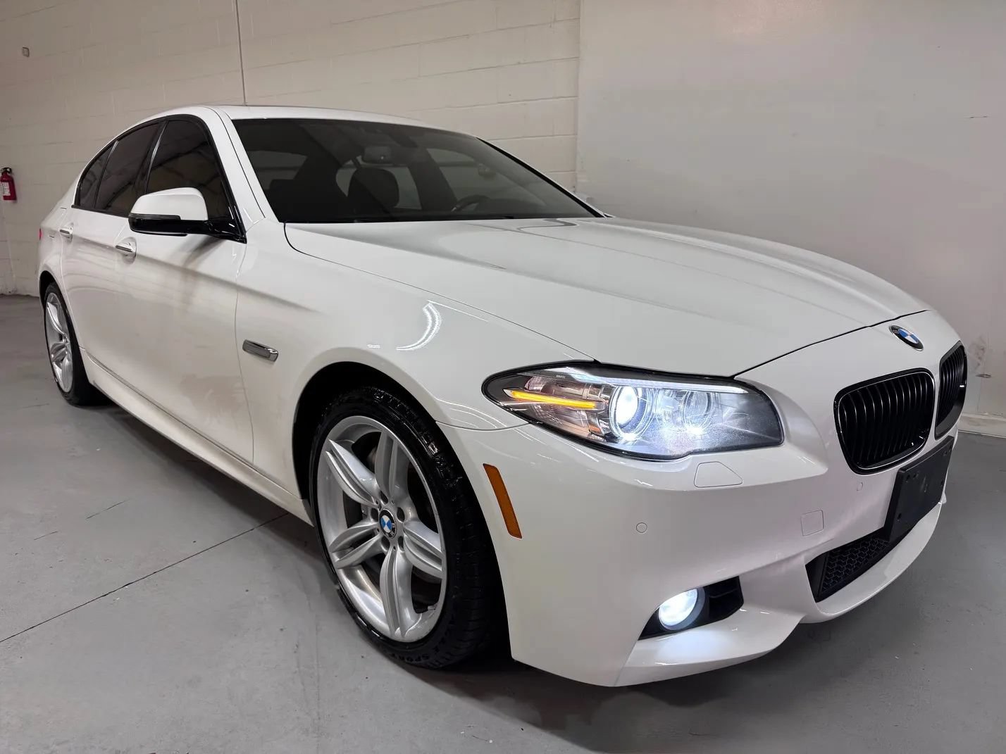 Used 2015 BMW 535i xDrive Sedan AWD/4WD image 1