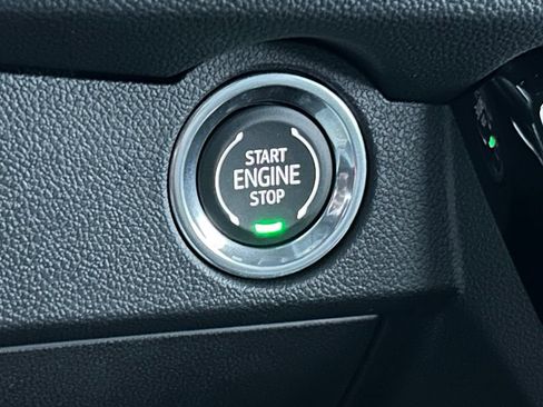 Used 2026 Chevrolet Traverse LT w/ Midnight/Sport Edition FWD image 32