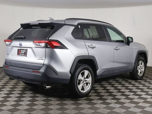 Used 2021 Toyota RAV4 LE AWD/4WD image 7
