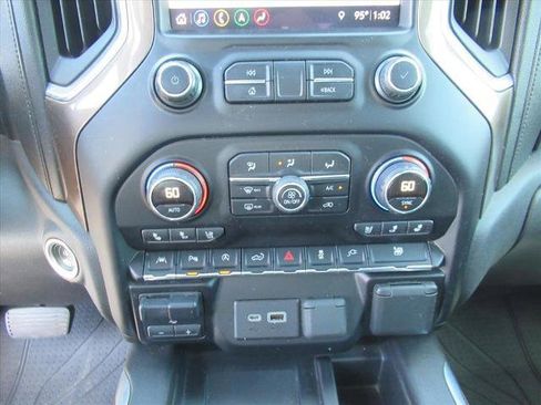 Used 2019 Chevrolet Silverado 1500 High Country w/ Technology Package image 27