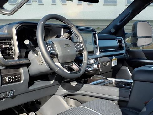 New 2026 Ford F250 Platinum w/ FX4 Off-Road Package image 11