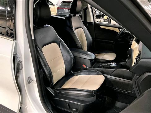 Used 2021 Ford Escape Titanium w/ Titanium Elite Package image 9