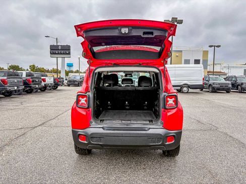 Used 2020 Jeep Renegade Sport image 15