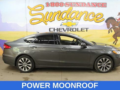 Used 2019 Ford Fusion SE AWD/4WD image 1