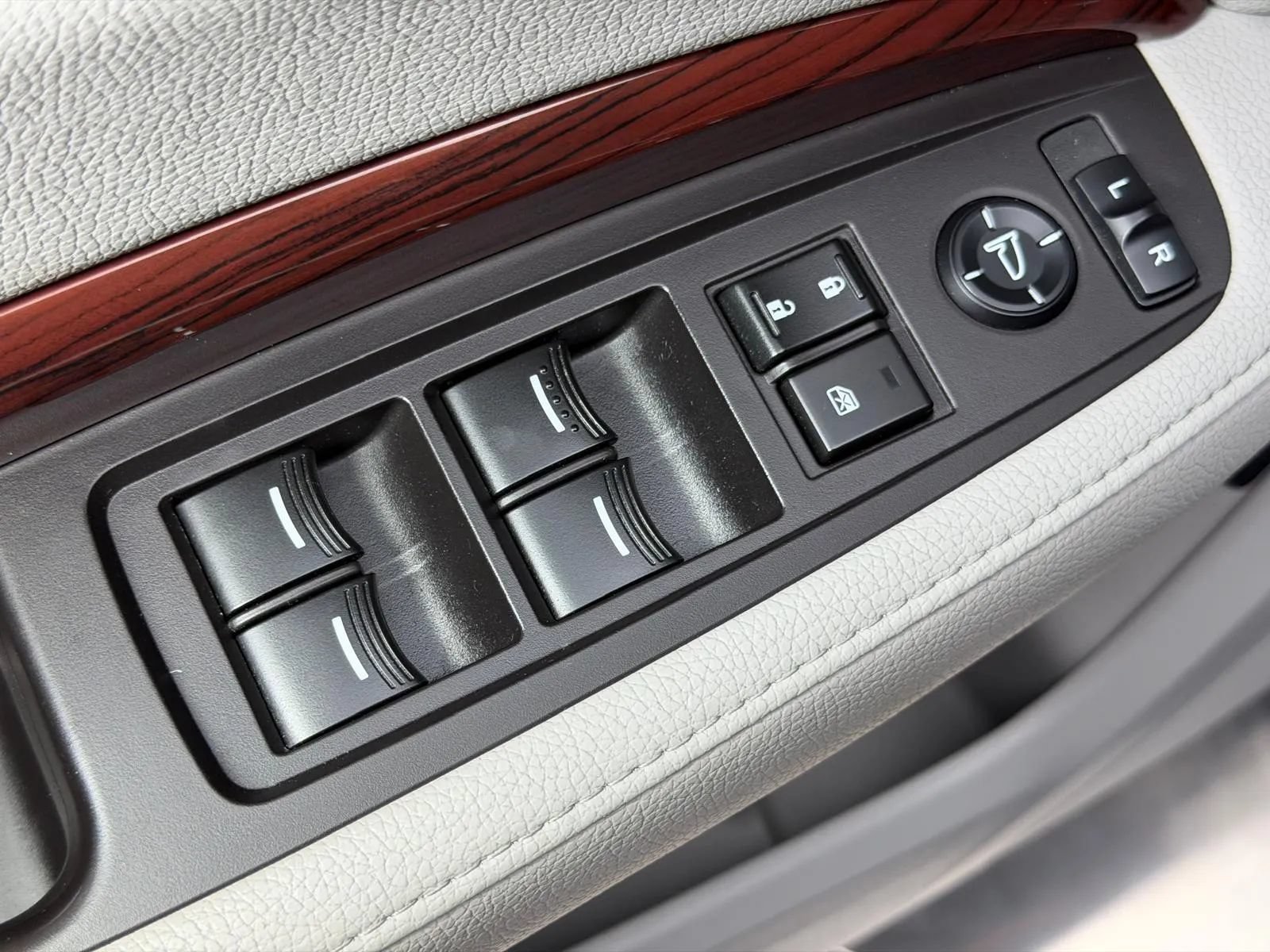 Used 2014 Acura MDX w/ Technology Package FWD image 28