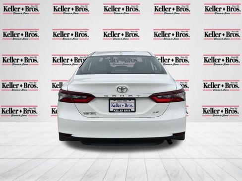 Used 2022 Toyota Camry LE image 6