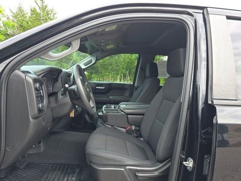 Used 2021 Chevrolet Silverado 1500 Custom w/ Safety Confidence Package AWD/4WD image 11