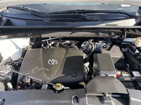 Used 2017 Toyota Highlander XLE w/ Carpet Mat Package AWD/4WD image 34