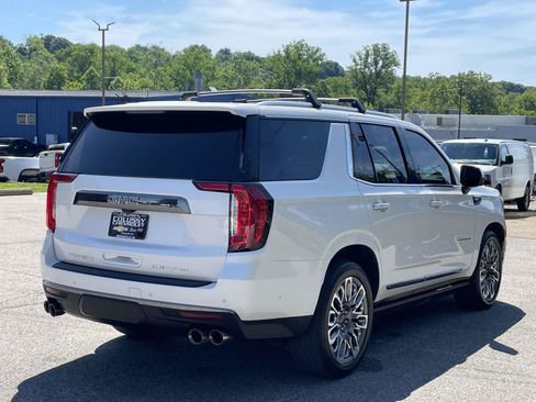 Used 2023 GMC Yukon Denali Ultimate AWD/4WD image 3
