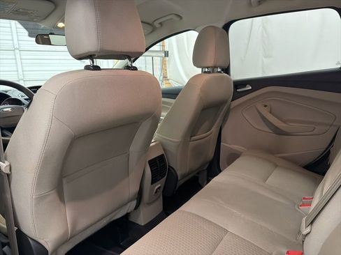 Used 2017 Ford Escape SE image 19