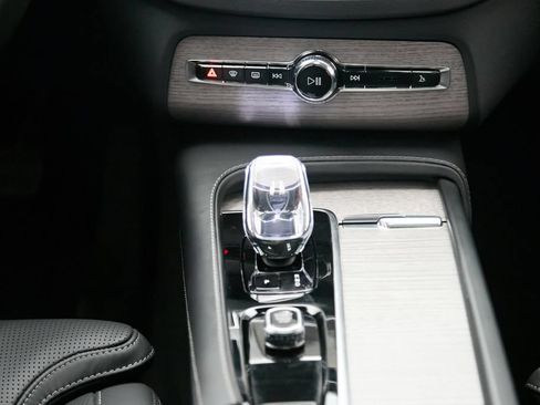 Certified 2024 Volvo XC90 B6 Ultimate AWD/4WD image 31