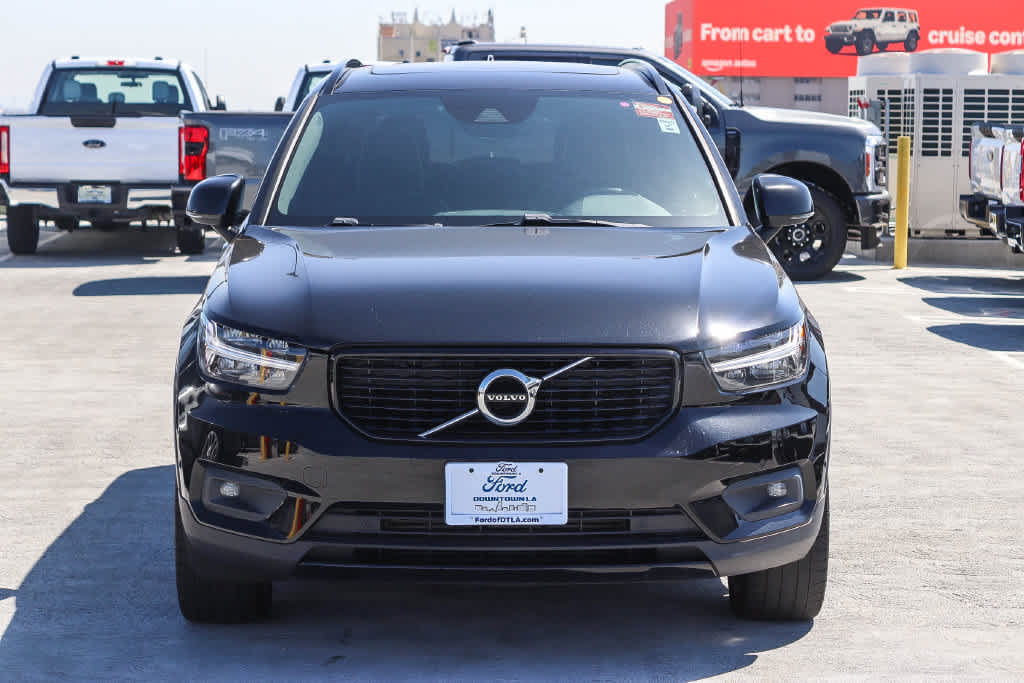 Used 2019 Volvo XC40 T5 R-Design AWD/4WD image 2