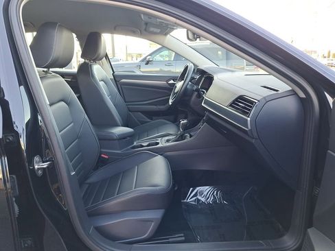 Used 2024 Volkswagen Jetta SE image 17