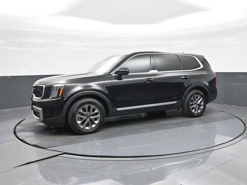 Used 2023 Kia Telluride LX image 1
