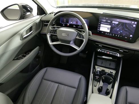 New 2026 Audi Q3 quattro 2.0T AWD/4WD image 9