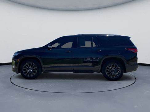 Used 2023 Chevrolet Traverse RS AWD/4WD image 2