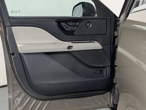 Used 2025 Lincoln Aviator AWD w/ Equipment Group 101A image 25