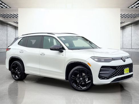 New 2026 Volkswagen Tiguan SE R-Line FWD image 2