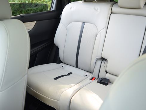 Used 2025 MAZDA CX-70 Plug-In Hybrid w/ Premium Pkg image 15