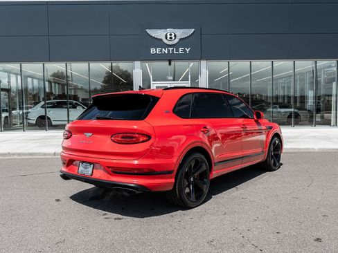 Used 2023 Bentley Bentayga Extended Wheelbase AWD/4WD image 3