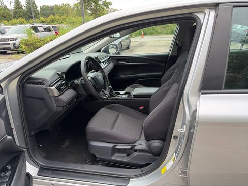 Used 2025 Toyota Camry LE FWD image 9
