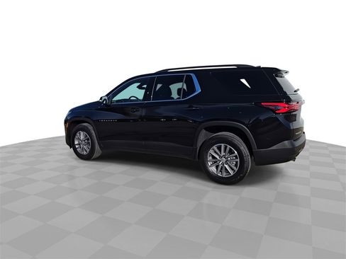 Used 2023 Chevrolet Traverse LT image 6