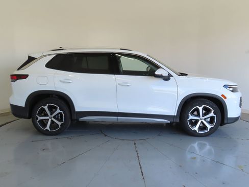 New 2026 Volkswagen Tiguan SE image 2