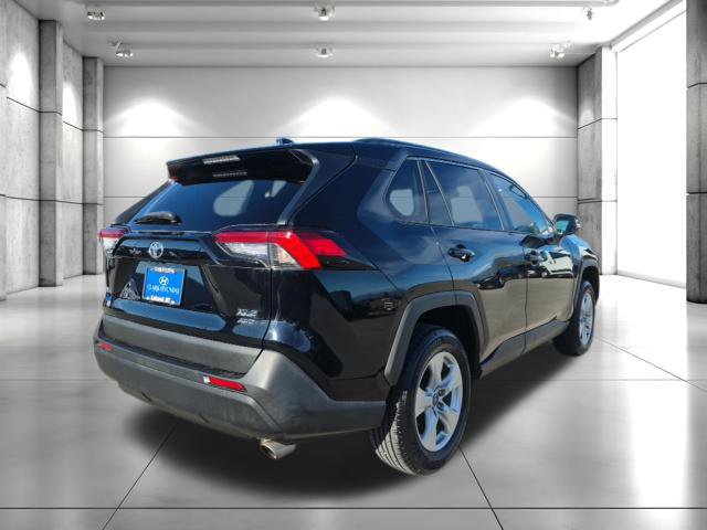Used 2020 Toyota RAV4 XLE AWD/4WD image 6