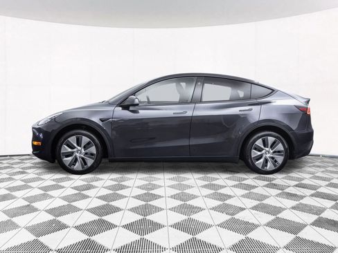 Used 2024 Tesla Model Y Long Range image 6