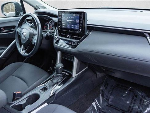 Used 2022 Toyota Corolla Cross LE w/ Moonroof Package image 27