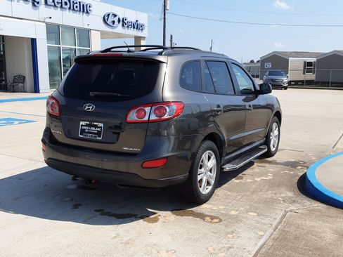 Used 2012 Hyundai Santa Fe SE image 7