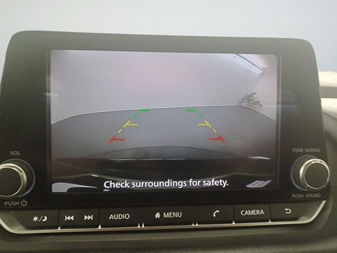 Used 2024 Nissan Rogue SV FWD image 26