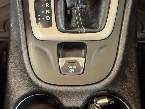 Used 2017 Jeep Cherokee Limited AWD/4WD image 37