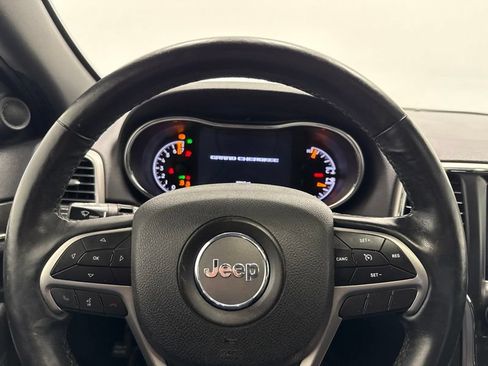 Used 2018 Jeep Grand Cherokee Limited AWD/4WD image 26