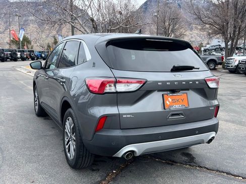 Used 2022 Ford Escape SEL image 11