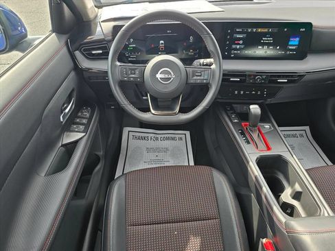 Used 2025 Nissan Kicks SR FWD image 3