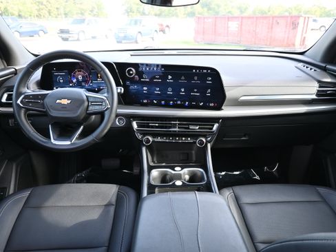 Used 2025 Chevrolet Traverse LT AWD/4WD image 31