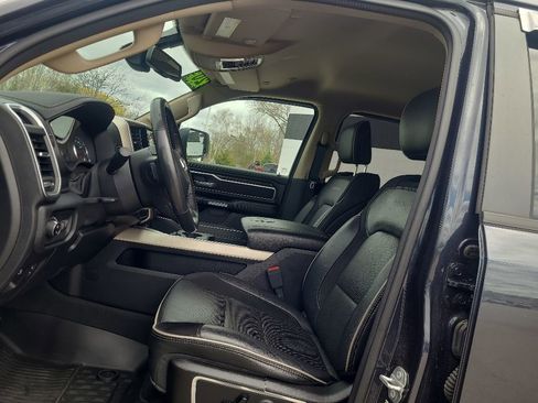 Used 2020 RAM 1500 Laramie AWD/4WD image 11