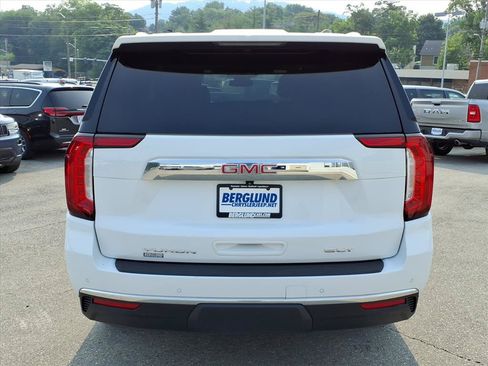 Used 2024 GMC Yukon SLT AWD/4WD image 5