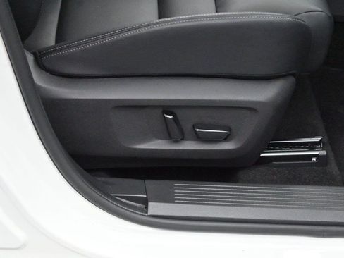 Used 2023 Nissan Rogue SL FWD image 33