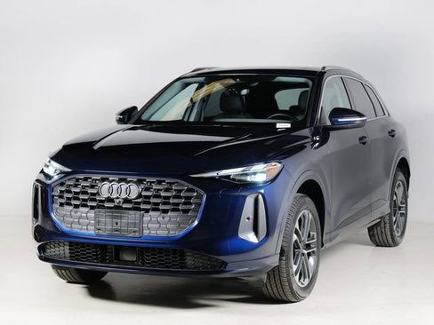 Certified 2025 Audi Q5 Premium w/ Convenience Package AWD/4WD image 26