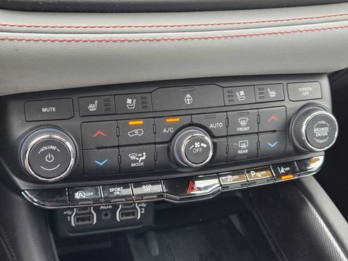 Used 2024 Dodge Durango GT RWD image 20