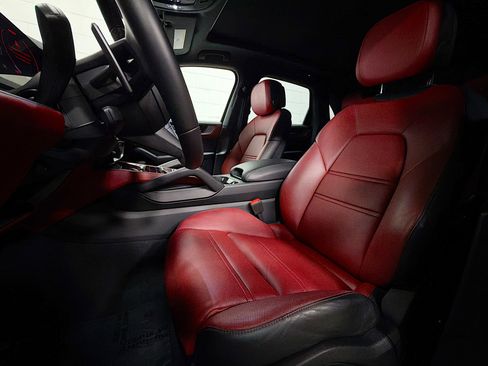 Certified 2024 Porsche Cayenne AWD/4WD image 5