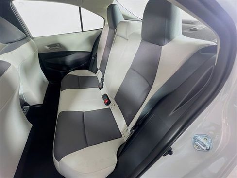 Used 2025 Toyota Corolla LE image 26