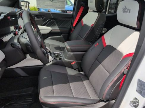 New 2026 GMC Canyon AT4X w/ AT4X AEV Edition AWD/4WD image 20
