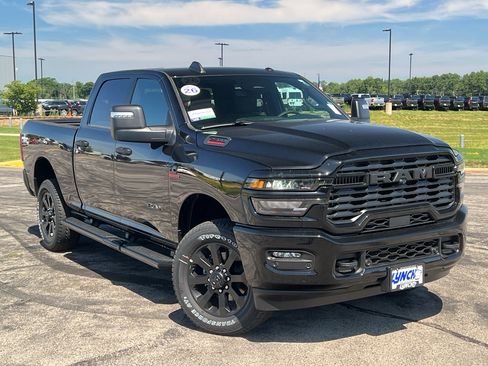 New 2026 RAM 2500 Big Horn AWD/4WD image 5