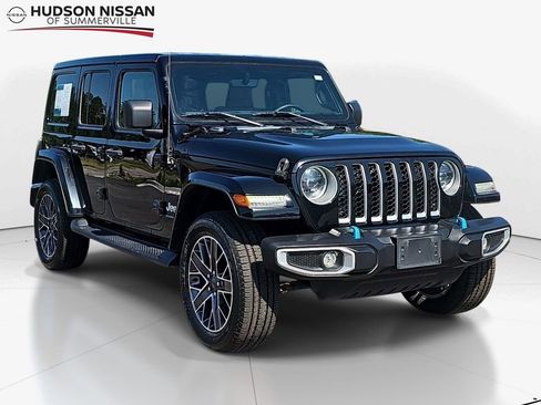 Used 2023 Jeep Wrangler Unlimited Sahara w/ Cold Weather Group AWD/4WD image 1